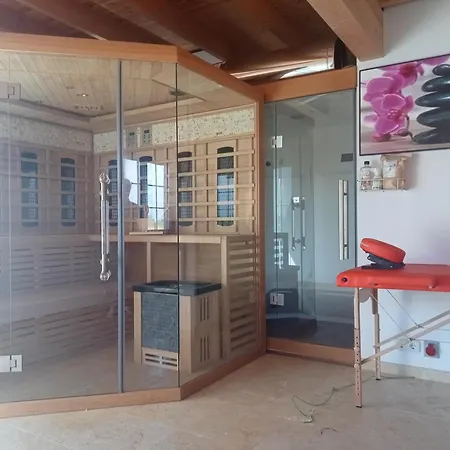 Luxus Wellness-haus Bernstein Дом отдыха Погожелица